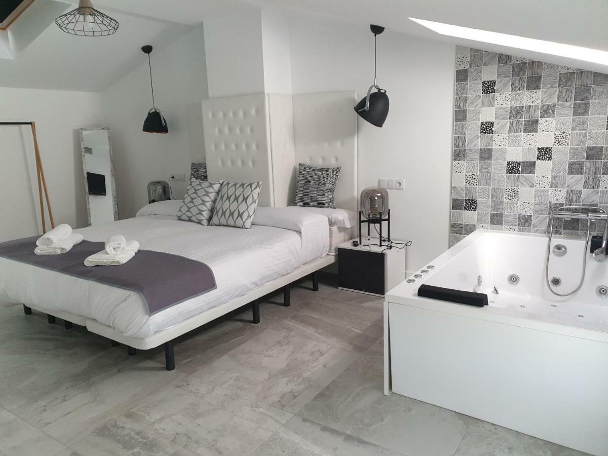 Apartamentos Hostal Cabanas Carboneras de Guadazaón Kültér fotó