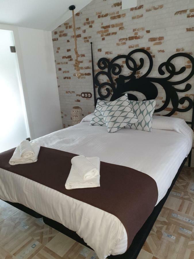 Apartamentos Hostal Cabanas Carboneras de Guadazaón Kültér fotó