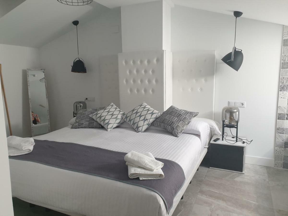 Apartamentos Hostal Cabanas Carboneras de Guadazaón Kültér fotó