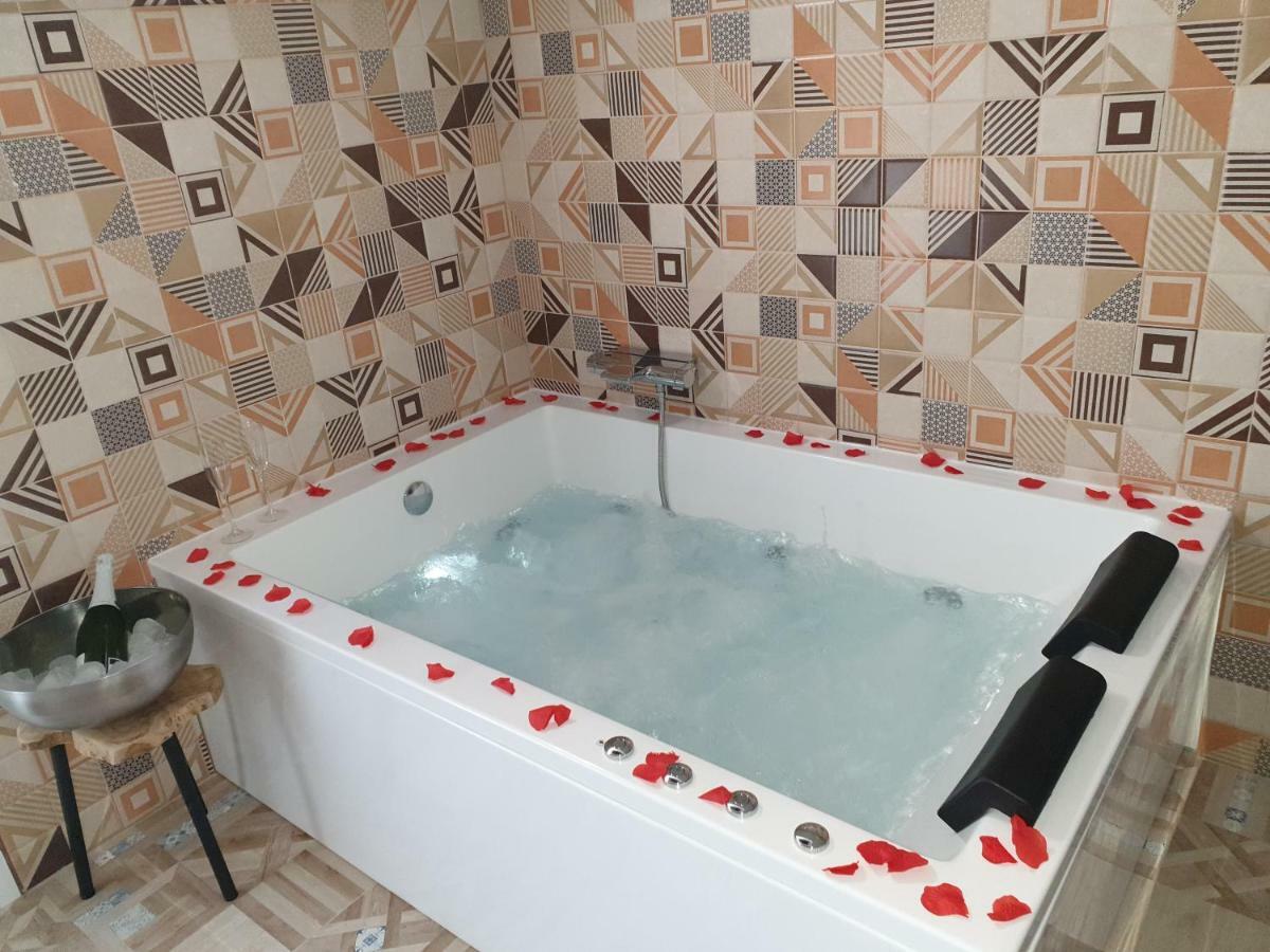 Apartamentos Hostal Cabanas Carboneras de Guadazaón Kültér fotó